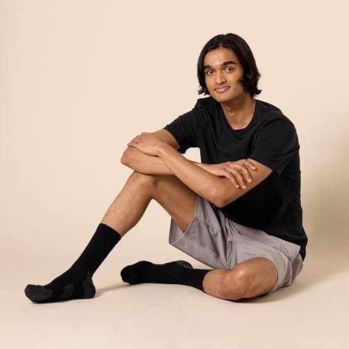 Amazon Essentials Men's Performance Cotton Moisture Control Socks, Athletic Crew, Breathable, 6 Pairs