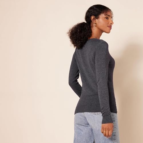 Amazon Essentials Women's Classic-Fit Lightweight Long-Sleeve V-Neck Sweater (Available in Plus Size)